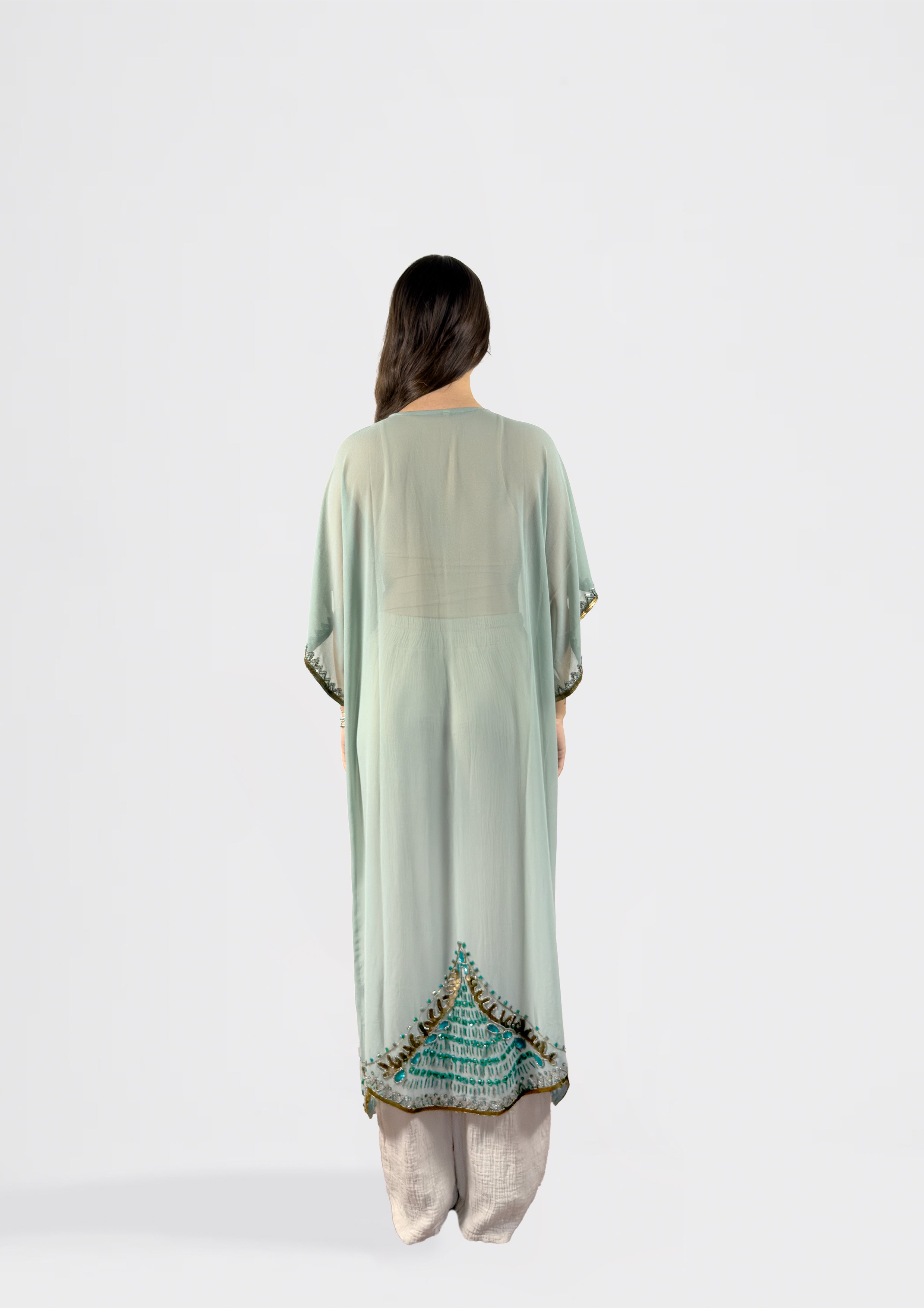 Kimono trasparente ricamato con rifiniture in perline