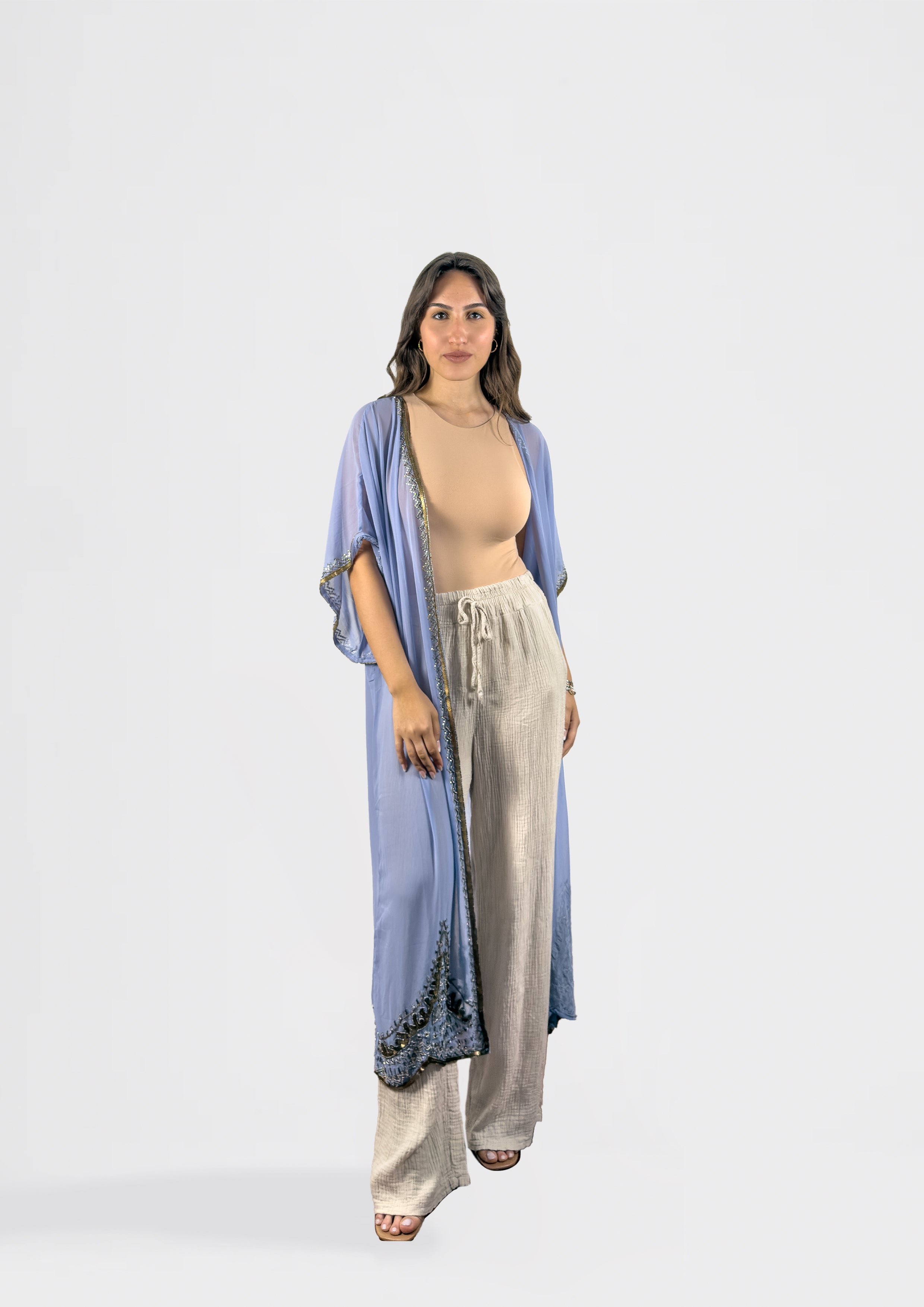 Kimono trasparente ricamato con rifiniture in perline