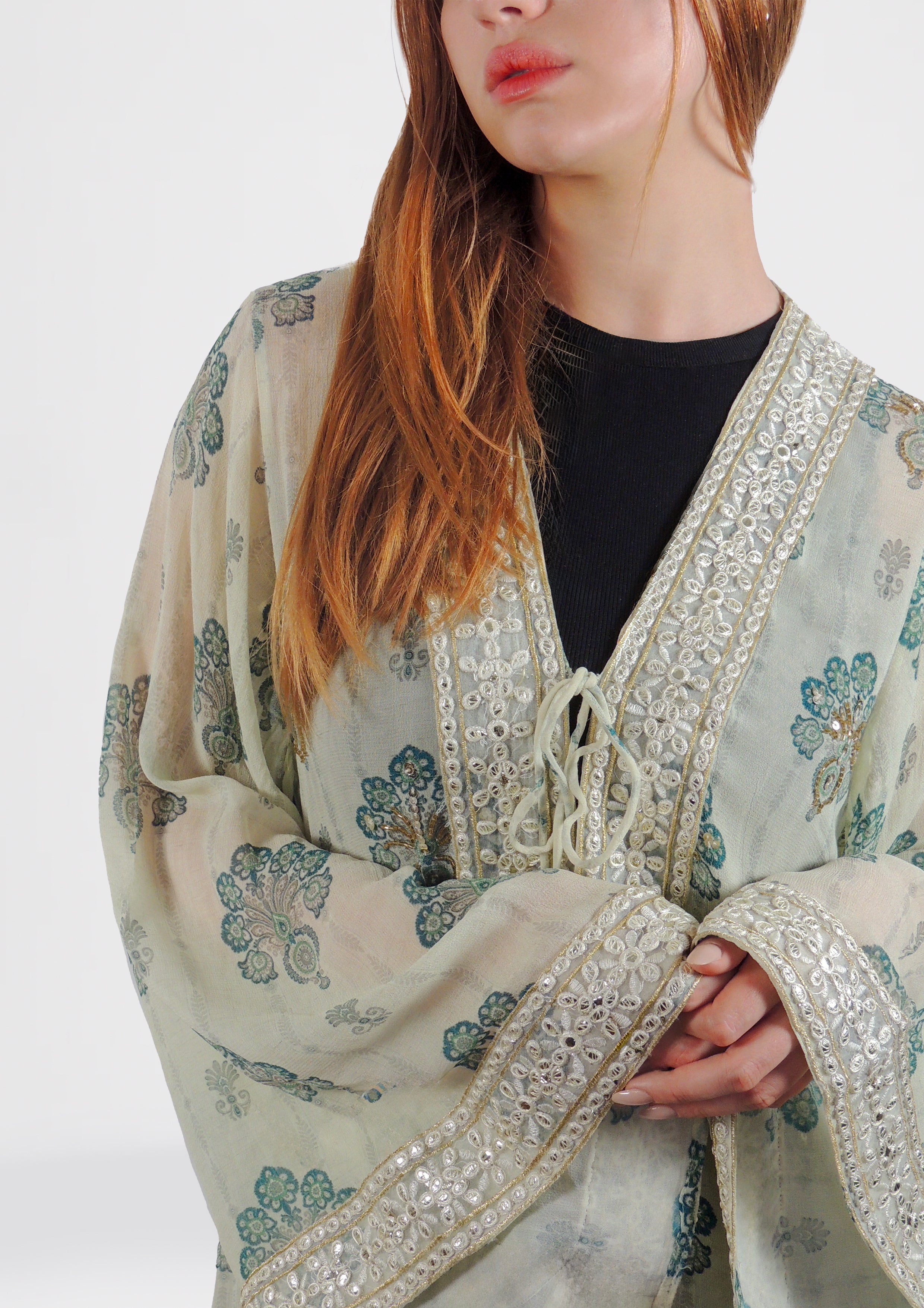 Kimono ricamato in opalino