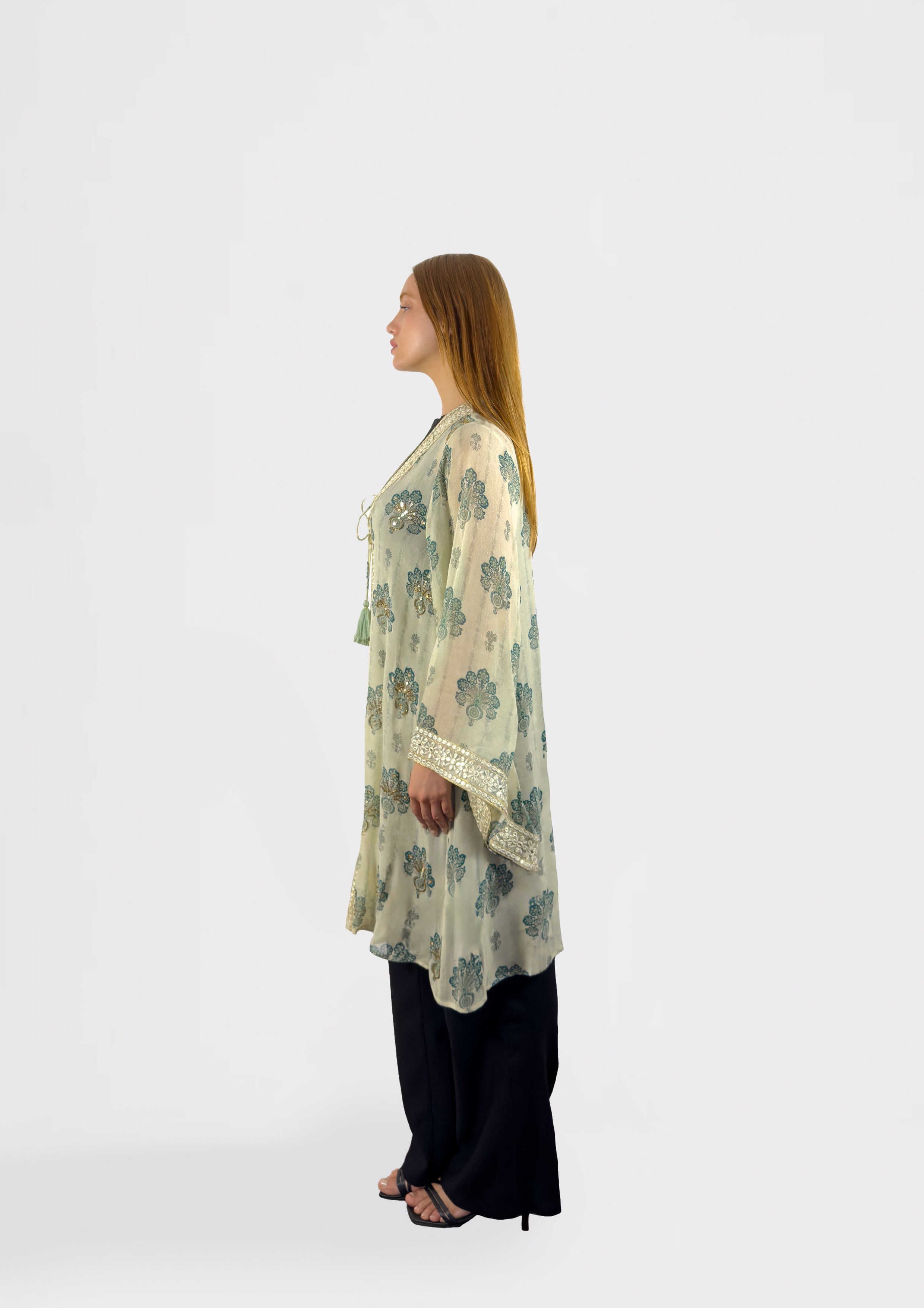 Kimono ricamato in opalino